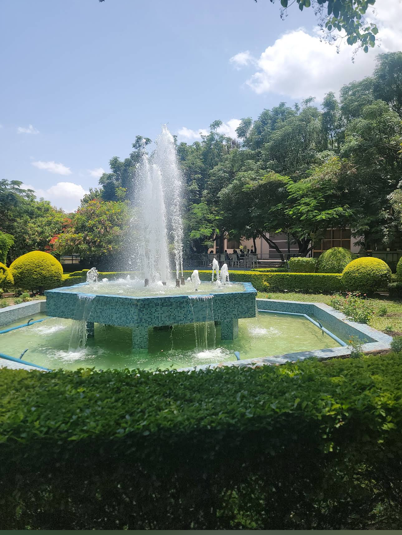 Resort Garden Center Fountain Water Display